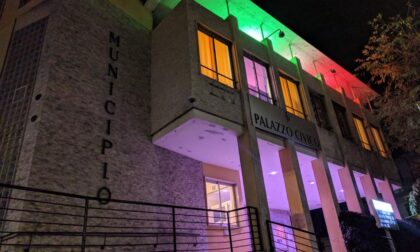 Giornata Mondiale della Fibromialgia, il Municipio di Uboldo si tinge di viola