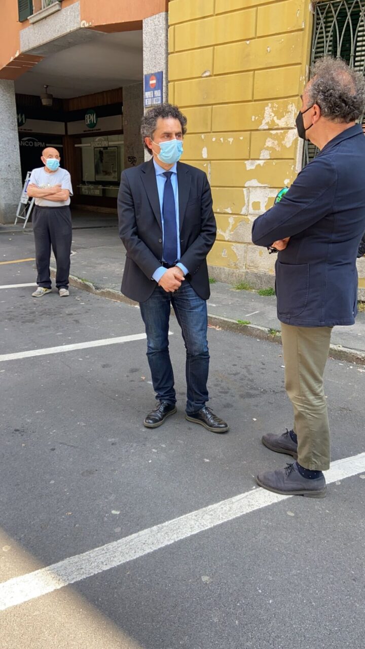 In corso a Vedano Olona i funerali di Vittorio, Elisabetta e Mattia, morti nella tragedia del Mottarone