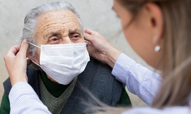 Entro fine maggio potrebbe arrivare il via libera alle visite nelle RSA