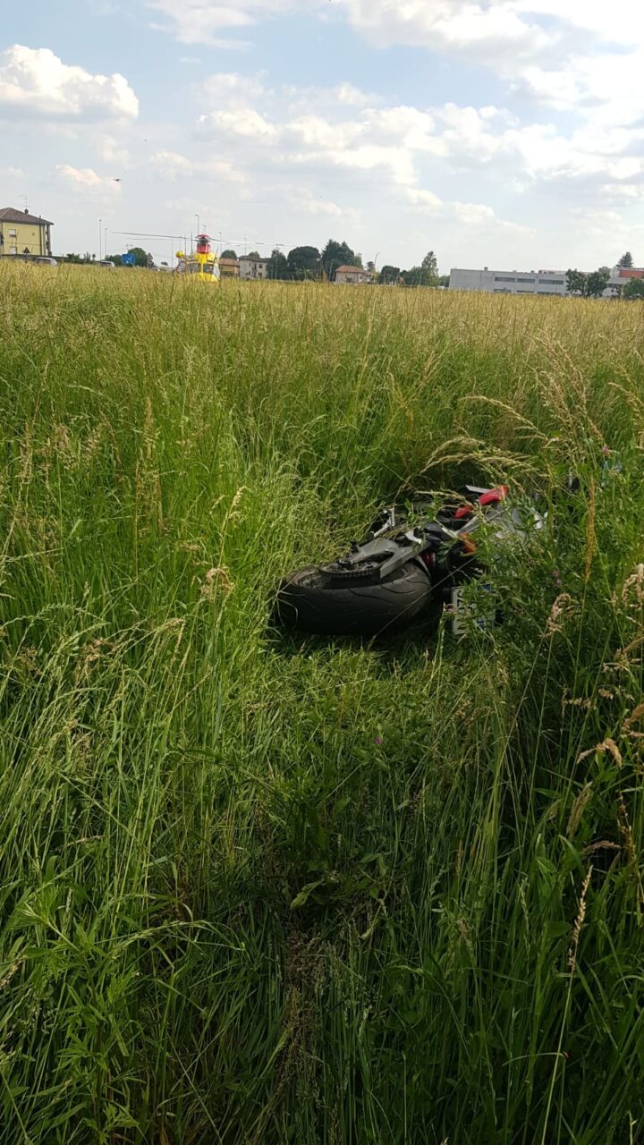 Limido, due incidenti in poche ore nello stesso incrocio