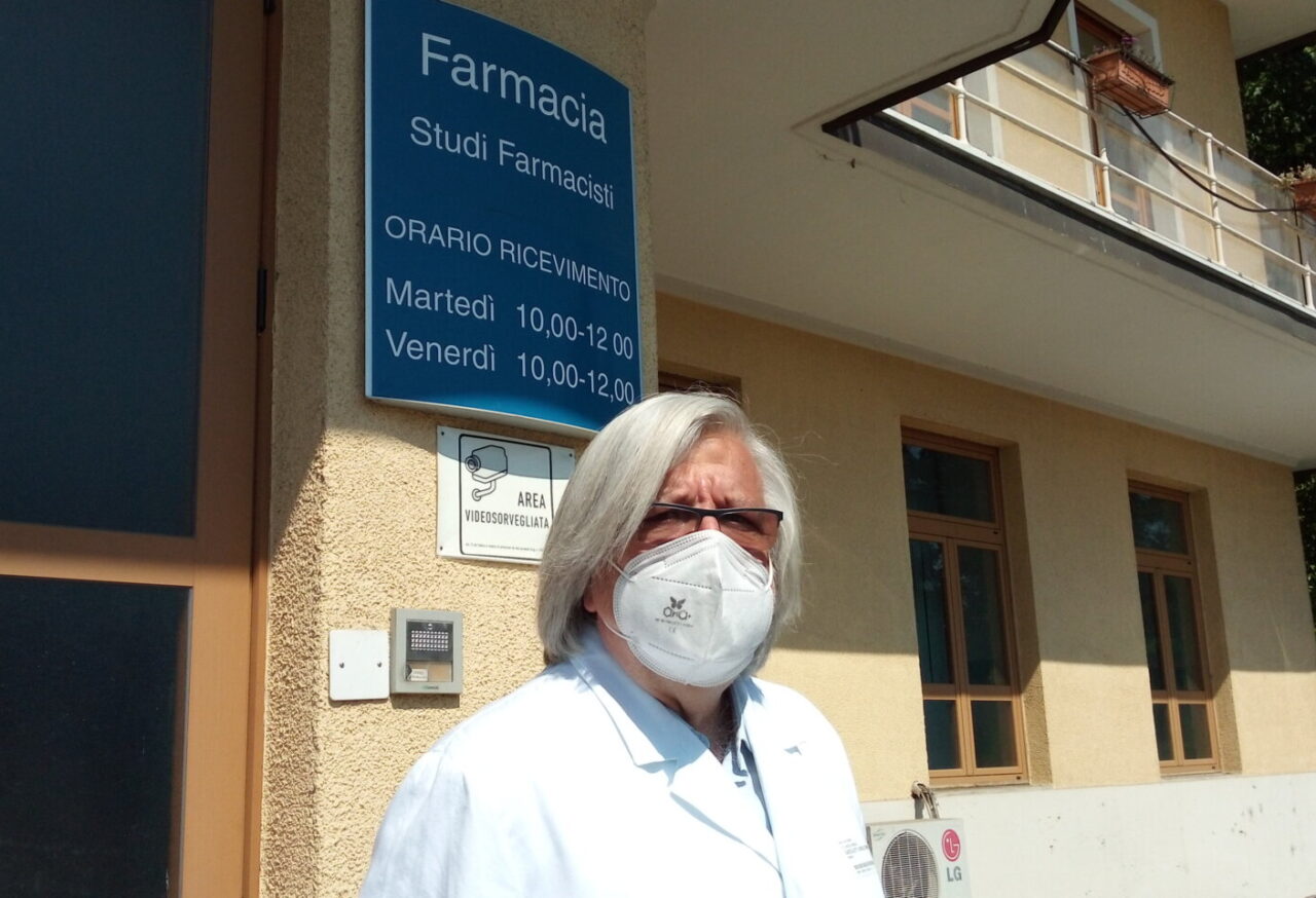 Dopo 26 anni di lavoro il dottor Castelletti saluta le farmacie di Busto e Saronno