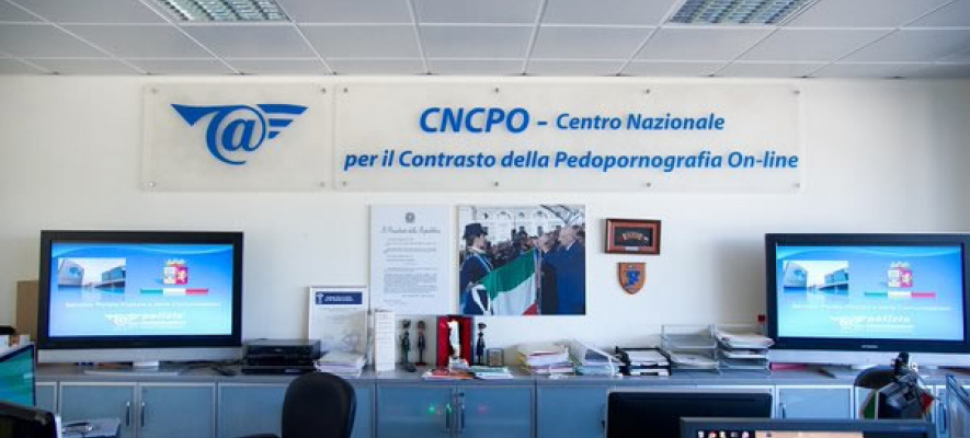 Adescava bambine online, in casa anche munizionamento da guerra