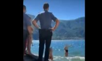 Bagno in topless nel lago di Lecco: il video dell'intervento dei Carabinieri diventa virale