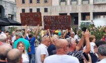 La protesta in piazza a Varese: "Green Pass apartheid"