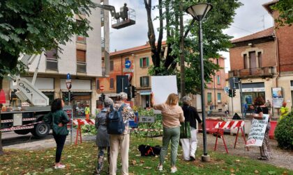 Primo taglio in piazza, con contestazione