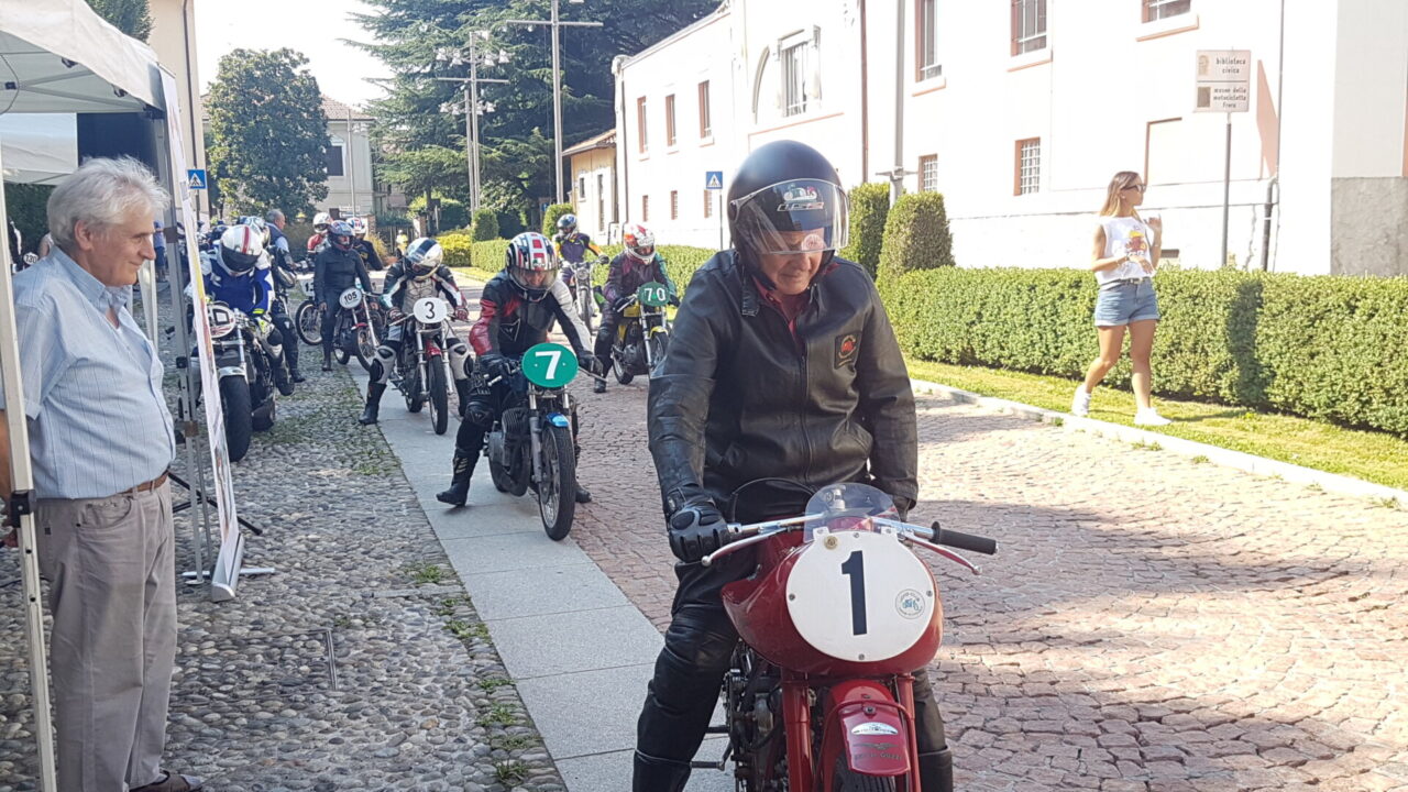 Domenica di storia e motori per il terzo Trofeo Eleganza su due ruote