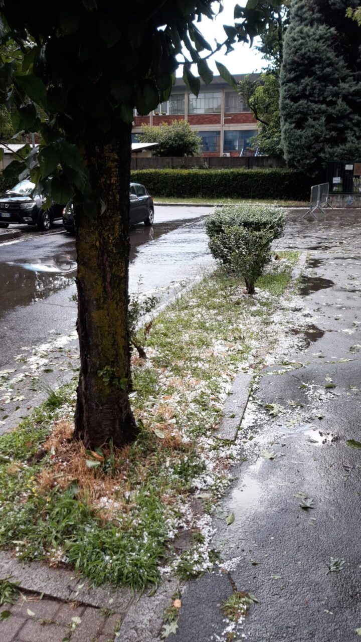 Violenta grandinata su Saronno