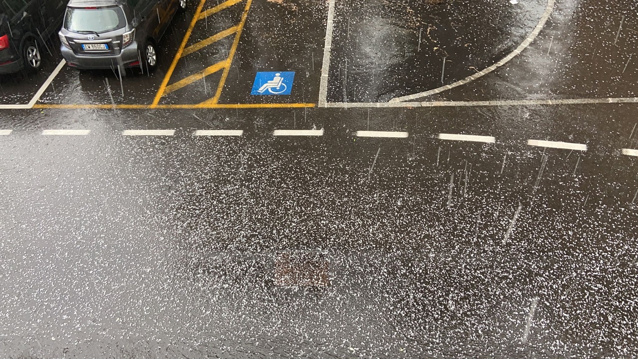 Violenta grandinata su Saronno, le foto