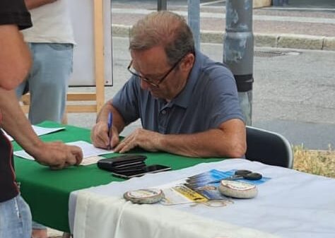Raccolta firme per l’eutanasia legale, banchetto anche a Saronno