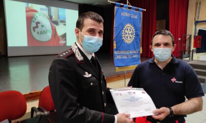 Dal Sos Malnate Insubriae donati due defibrillatori ai Carabinieri