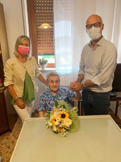 Ceriano, 100 candeline per nonna Rachele
