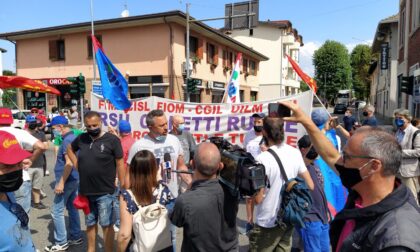 Lavoratori Gianetti in protesta: occupata la Saronno-Monza