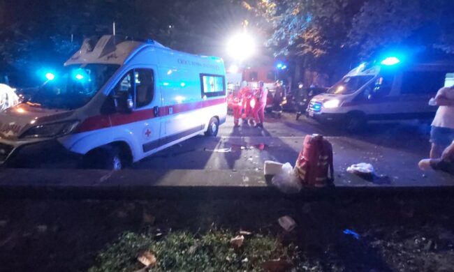 Grave scontro fra auto e moto: 43enne finisce in ospedale