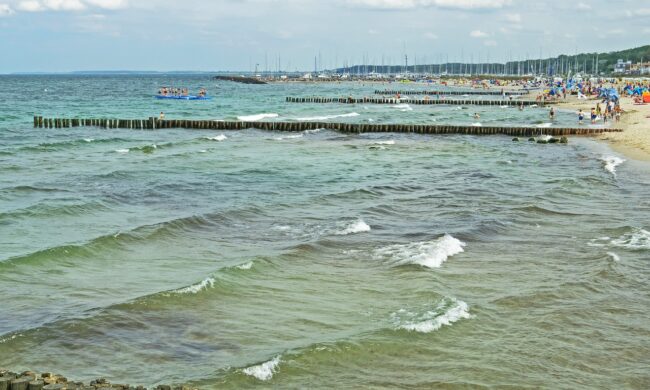 Tragedia a Cervia: donna di Rovellasca muore in mare