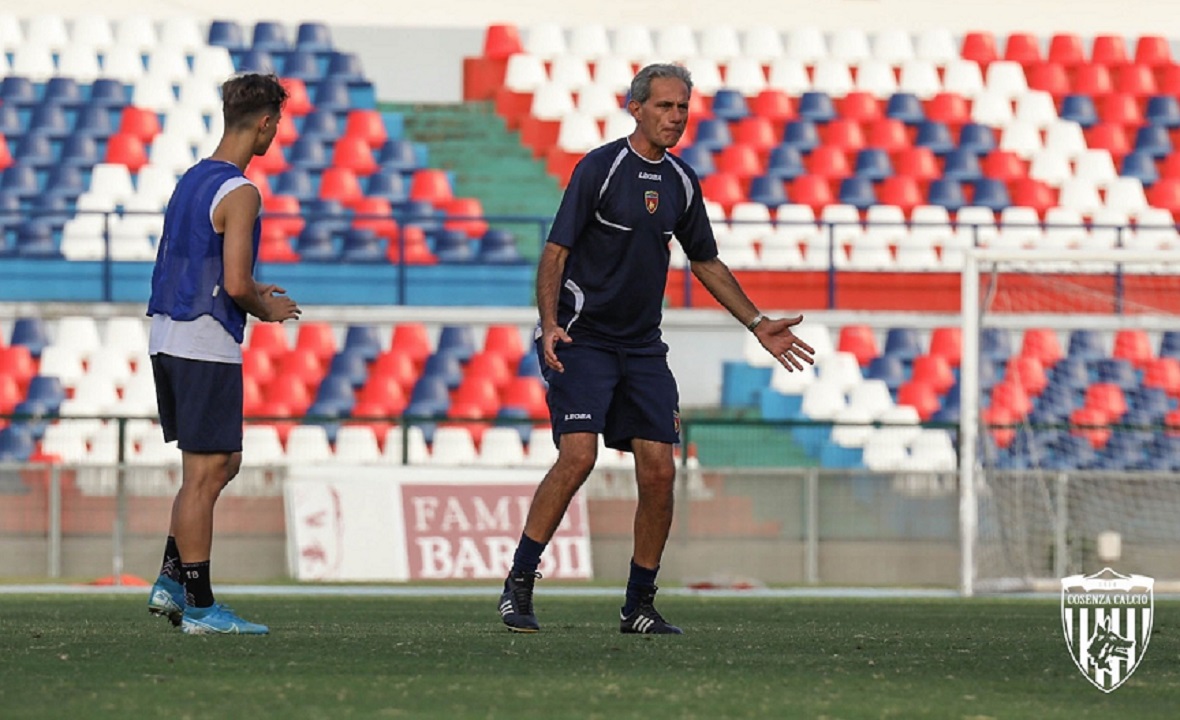 Il saronnese Marco Zaffaroni allenerà comunque in B