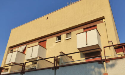 Strangola la moglie e poi si impicca: omicidio-suicidio nel Bresciano