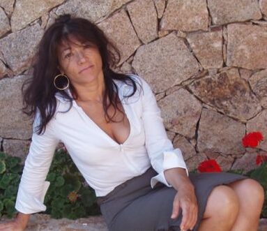 Invia il suo libro al papa e lui le risponde: “Prego per te”