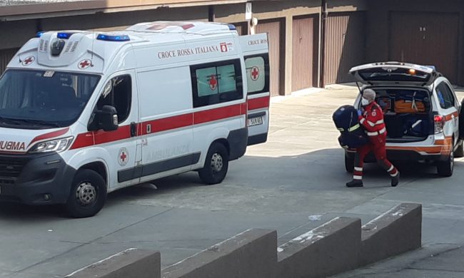 Dramma a Bollate: una adolescente muore precipitando da un balcone