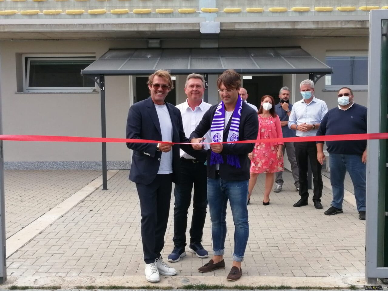 Cislago, ecco il tanto atteso taglio del nastro al nuovo centro sportivo