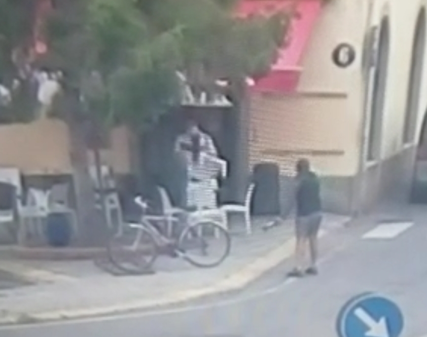 Bottiglie contro il bar e i clienti: cos’è successo ieri nel centro di Venegono