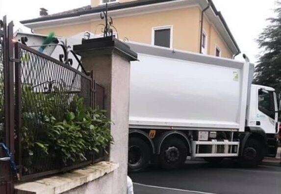 Strada bloccata e assalto al deposito del Monopolio di Stato di Rovello