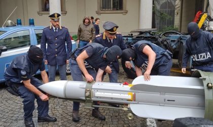 Attentato contro Salvini? No, il missile era un "bizzarro complemento d'arredo"