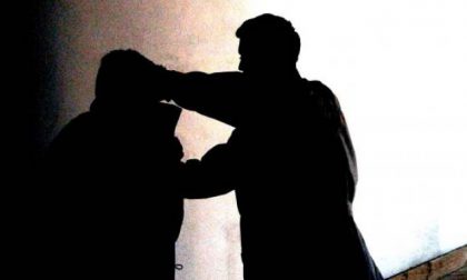 Aggressione nella sera a Legnano, spunta un coltello