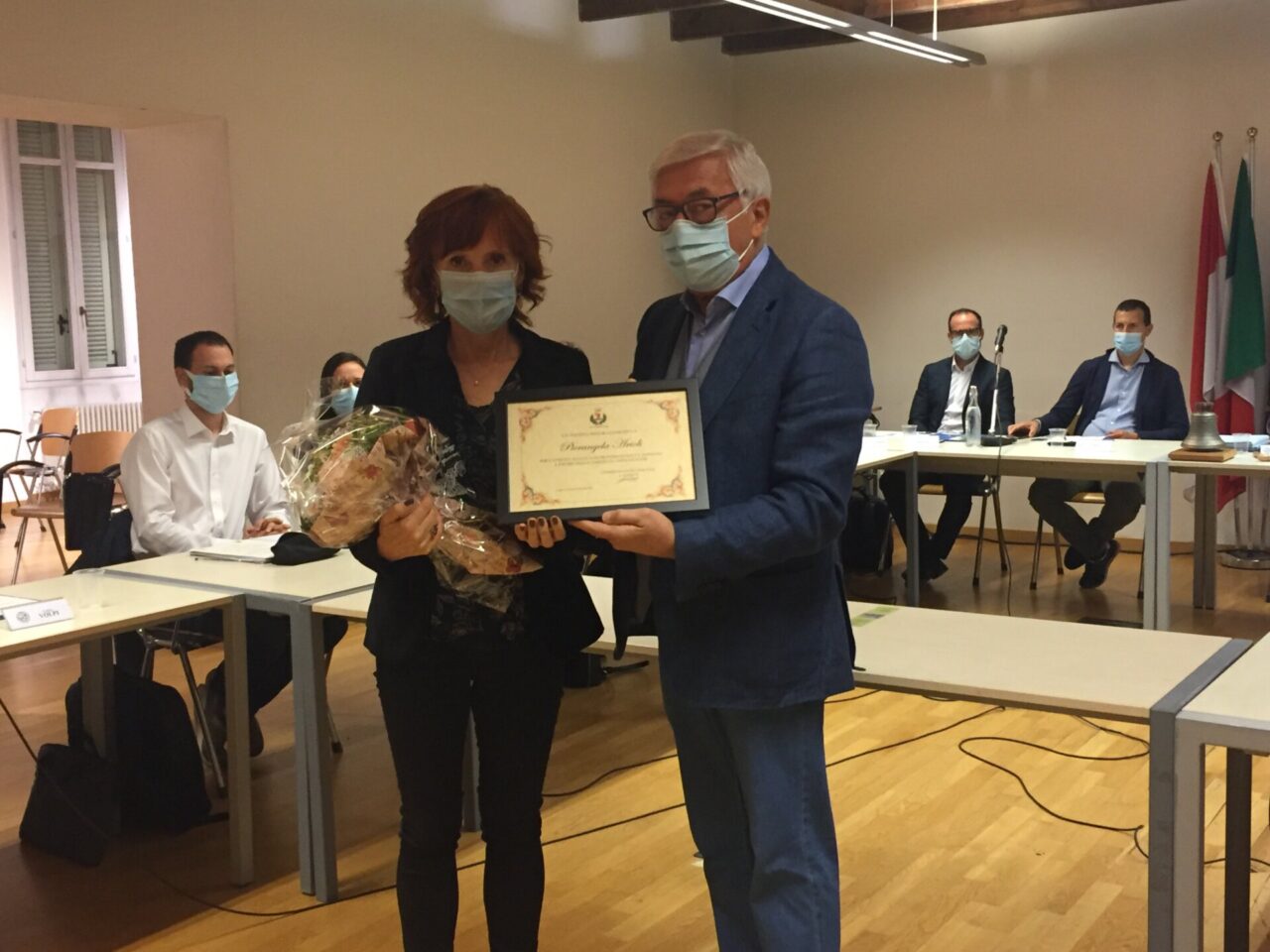 «Grazie per questi anni insieme», Castiglione ringrazia due dipendenti andate in pensione