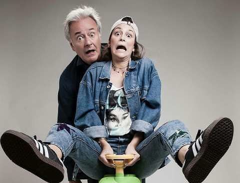 Partenza in salita: Corrado Tedeschi torna a Saronno con le “lezioni di guida” alla figlia Camilla