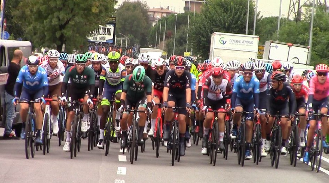 Tre Valli Varesine: De Marchi batte Formolo in volata
