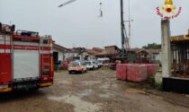 Cade da tre metri in un cantiere edile a Uboldo, operaio fuori pericolo