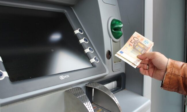 In centro riapre uno sportello bancomat