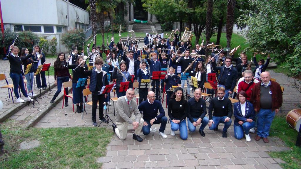 Suonano insieme i giovani allievi delle bande comasche
