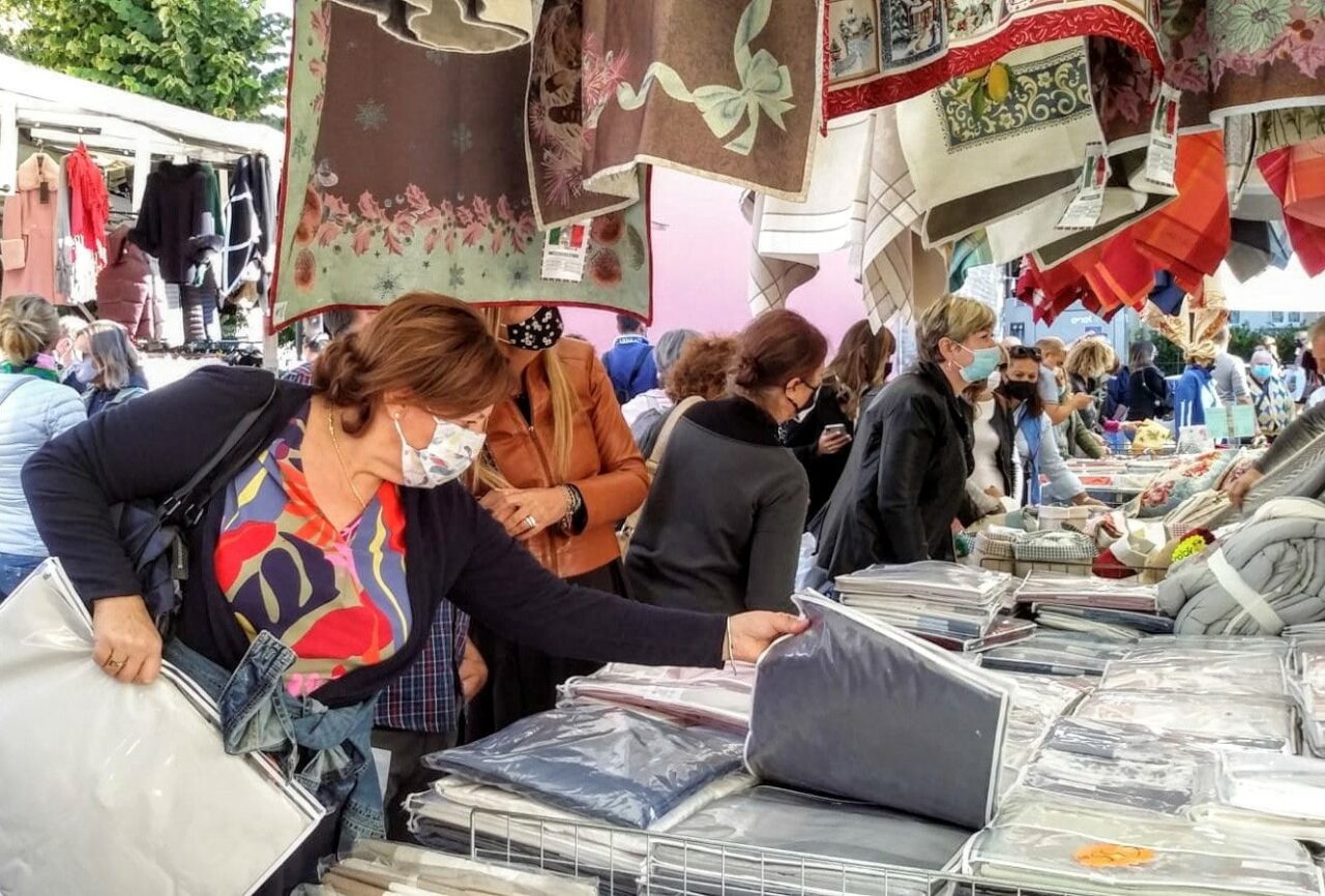 Gli Ambulanti di Forte dei Marmi a Origgio il 31 ottobre