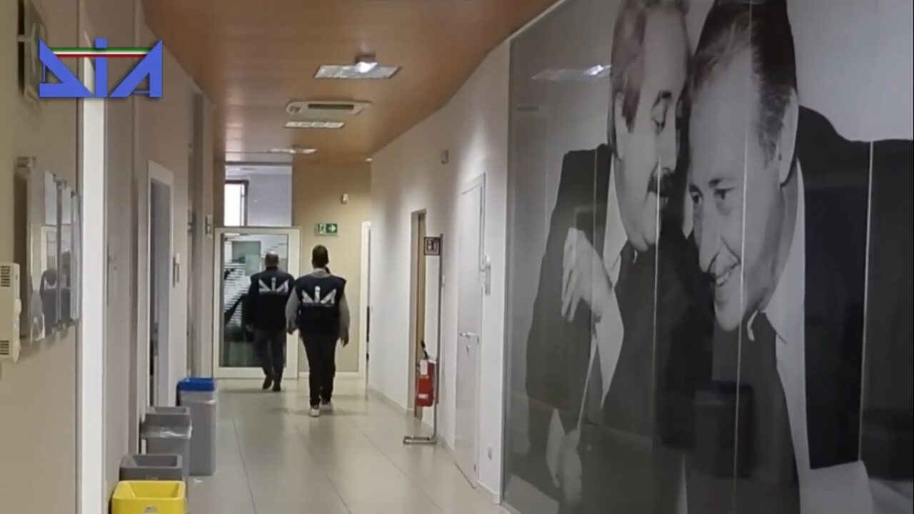 Estorsioni, frodi, riciclaggio: stretta dell’Antimafia contro le cosche, anche nel Varesotto e nel Comasco