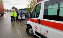 Camion contro auto alla rotonda dell'Esselunga ferita una donna