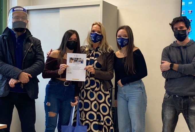 Saronno, studentessa del Legnani vince una borsa di studio per il Canada