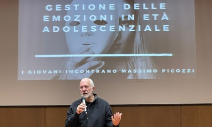 Massimo Picozzi parla ai giovani: l’unica emozione negativa è il disprezzo