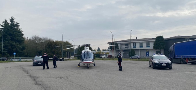 Controlli dei carabinieri in tutta la zona, in azione anche il Nucleo Elicotteri