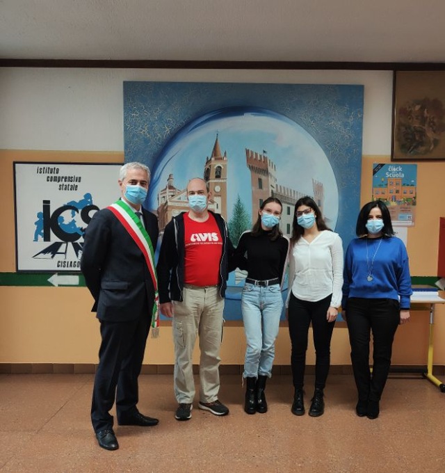 Cislago, premiate due studentesse meritevoli