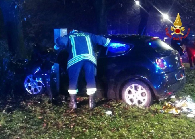 Incidente a Gallarate feriti quattro giovani SIRENE DI NOTTE