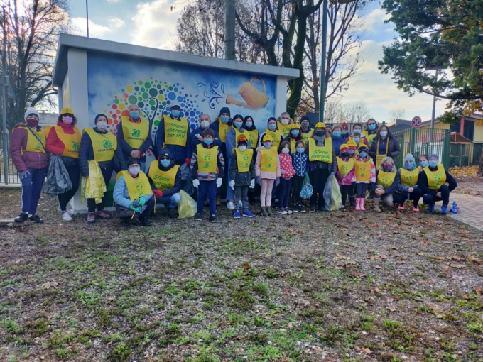 Volontari, bambini e Legambiente scendono in campo per liberare dai rifiuti le Ceppine