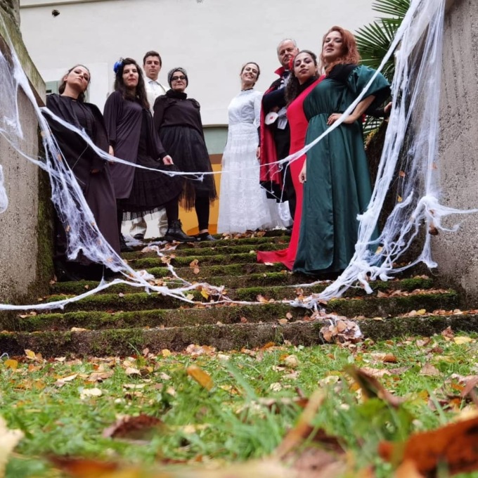 Si festeggia Halloween in villa Catenacci: ecco le foto dello strepitoso successo