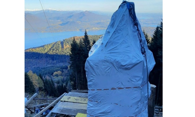 Rimossa la cabina della funivia del Mottarone: il video delle operazioni