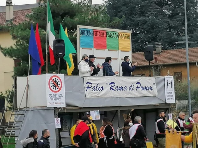 Centopercentoanimalisti contro il palio della “della “rama di pomm”, pronti a denunciare sindaco e veterinari