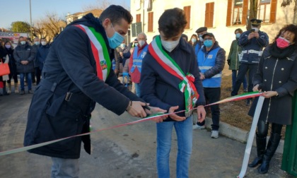 Taglio del nastro per il nuovo parco di via Menotti