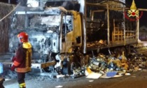 Camion in fiamme sulla 336 a Cardano al Campo