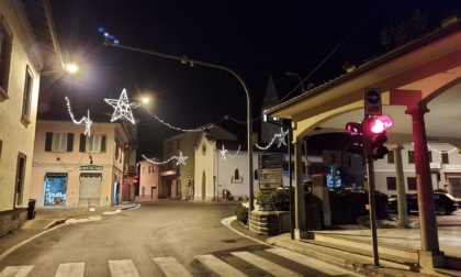 Un Natale che abbatte il campanilismo: per le luminarie le due Venegono diventano una