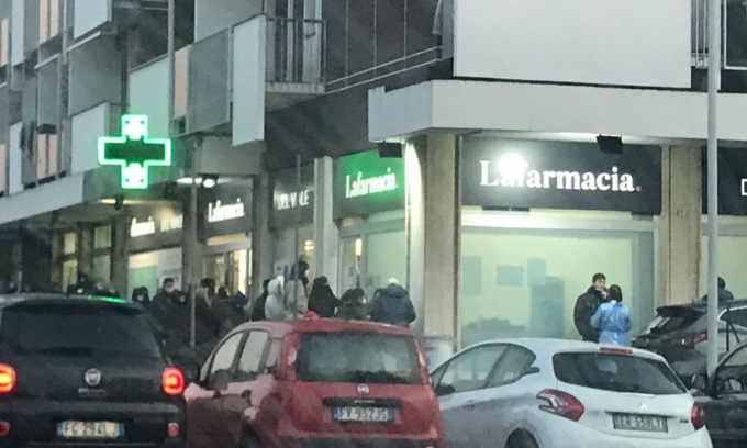 Tamponi introvabili nel Comasco: più di mille con Asst Lariana, code nelle farmacie e kit esauriti
