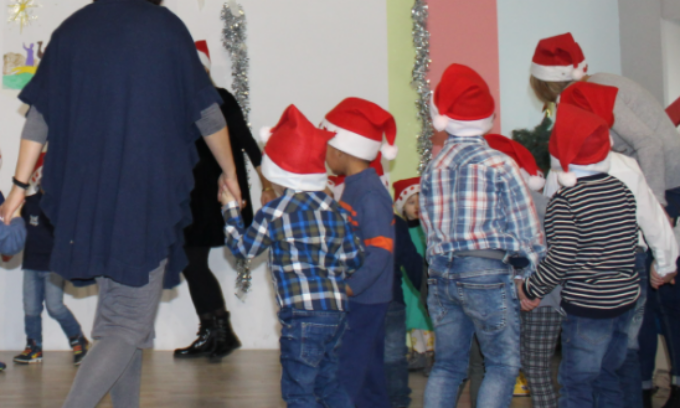 Garbagnate: salta la recita di Natale per non discriminare i genitori no vax